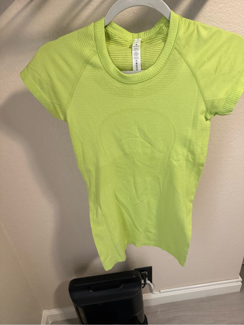 Lululemon Swiftly Tech Short Sleeve 2.0 Elixir Lime Green Running Shirt Size 4